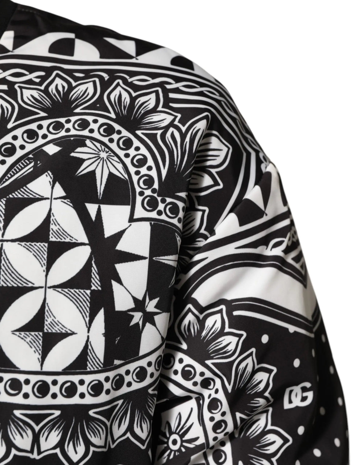 Manche de veste bomber homme dolce gabbana noir et blanc avec motifs floraux géométriques et logo dg en relief