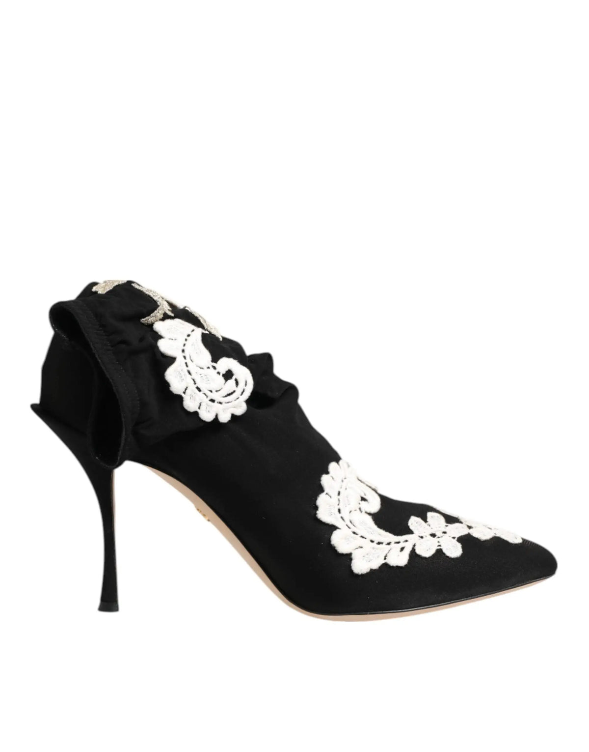 Dolce & gabbana escarpin à talon aiguille en jersey noir avec broderie florale blanche et bride volante à la cheville
