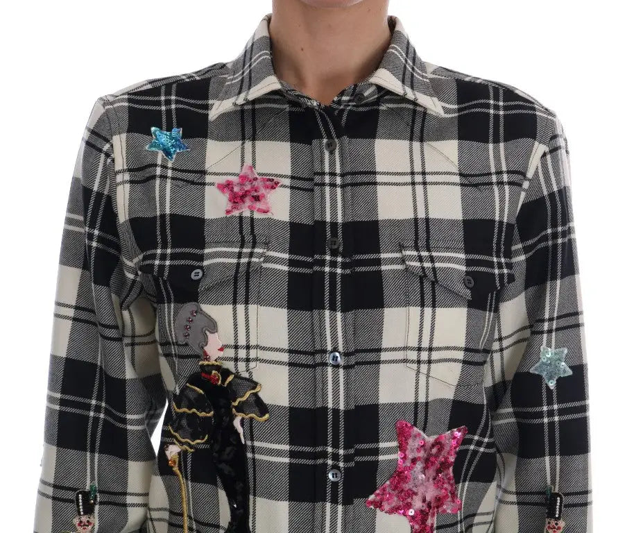 Chemise dolce & gabbana noire et blanche en flanelle à carreaux avec étoiles en sequins et appliqué poupée décorative