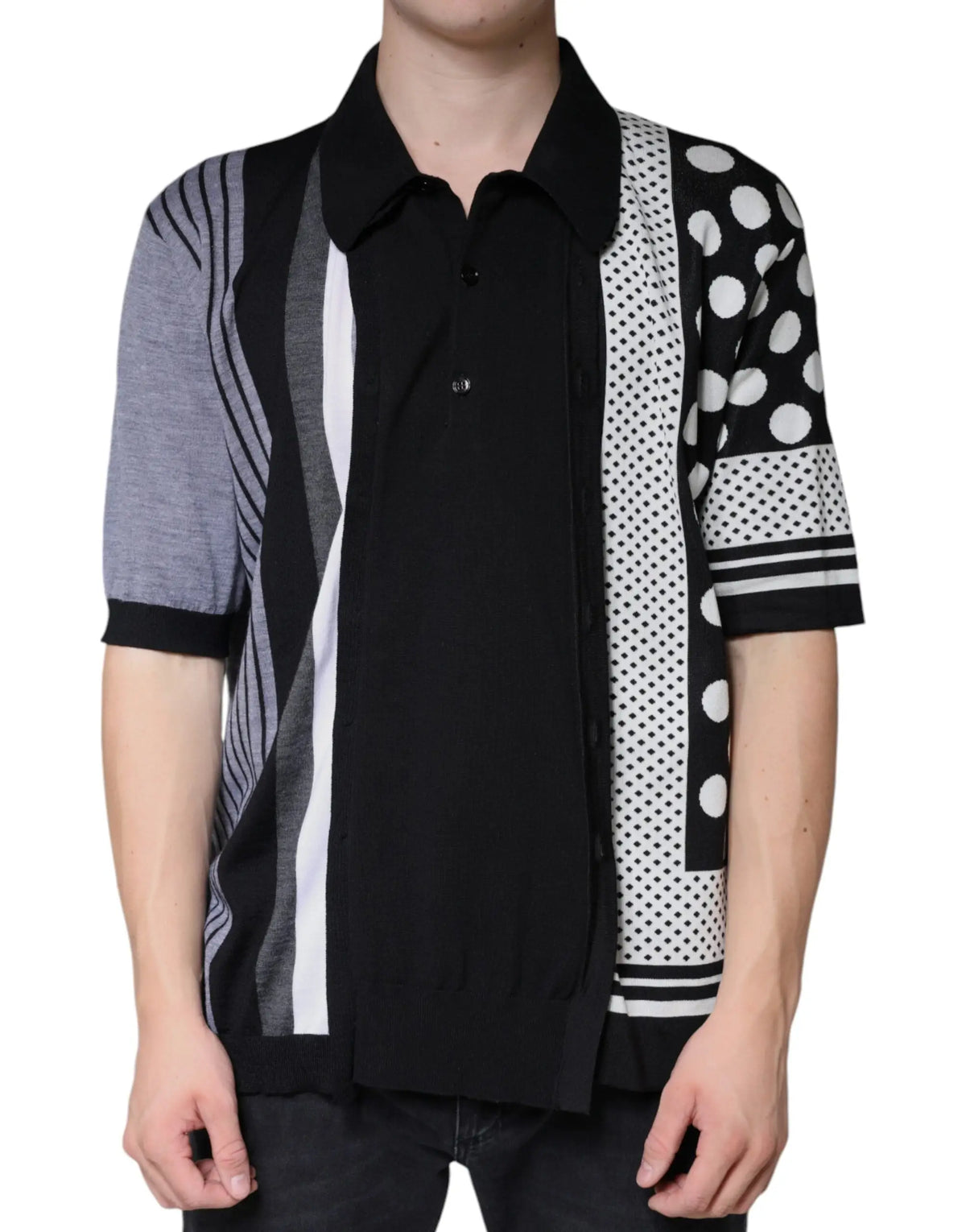 Polo shirt dolce & gabbana noir et blanc à manches courtes avec motifs géométriques asymétriques et pois
