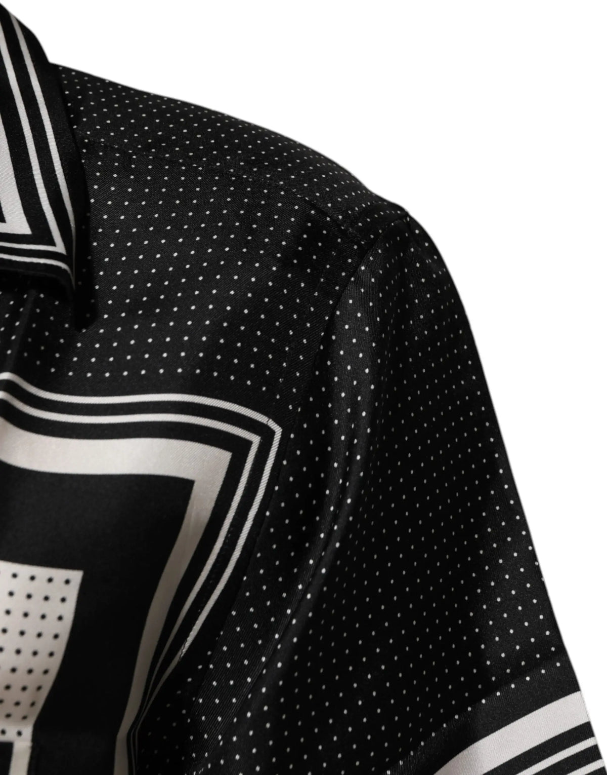Chemise polo décontractée dolce & gabbana en satin noir à pois blancs avec numéro 7 en contour bold sur la poitrine