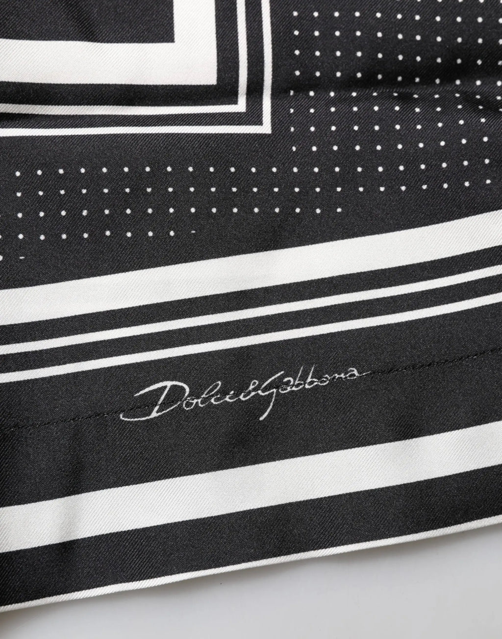 Foulard en soie dolce & gabbana noir et blanc à motifs géométriques rayures pois bordure audacieuse