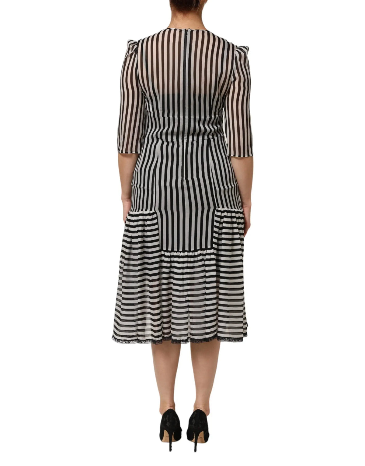 Robe midi dolce gabbana en soie noire et blanche à rayures verticales avec manches en tulle bouffantes et jupe à volants