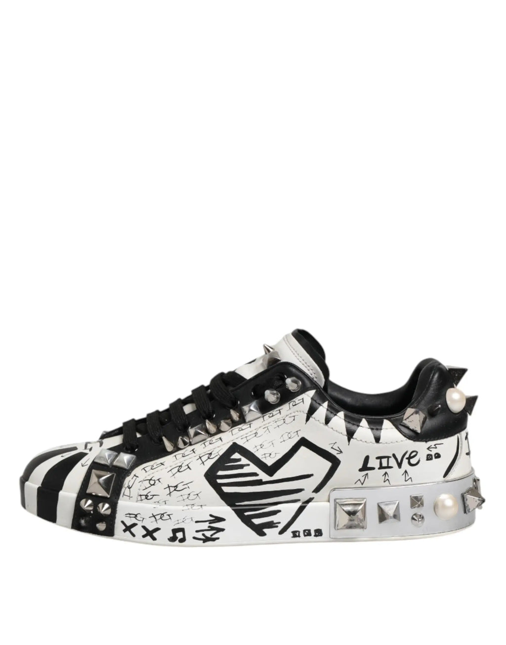 Dolce & gabbana baskets basses noires et blanches à clous argentés perles et motif cœur style graffiti