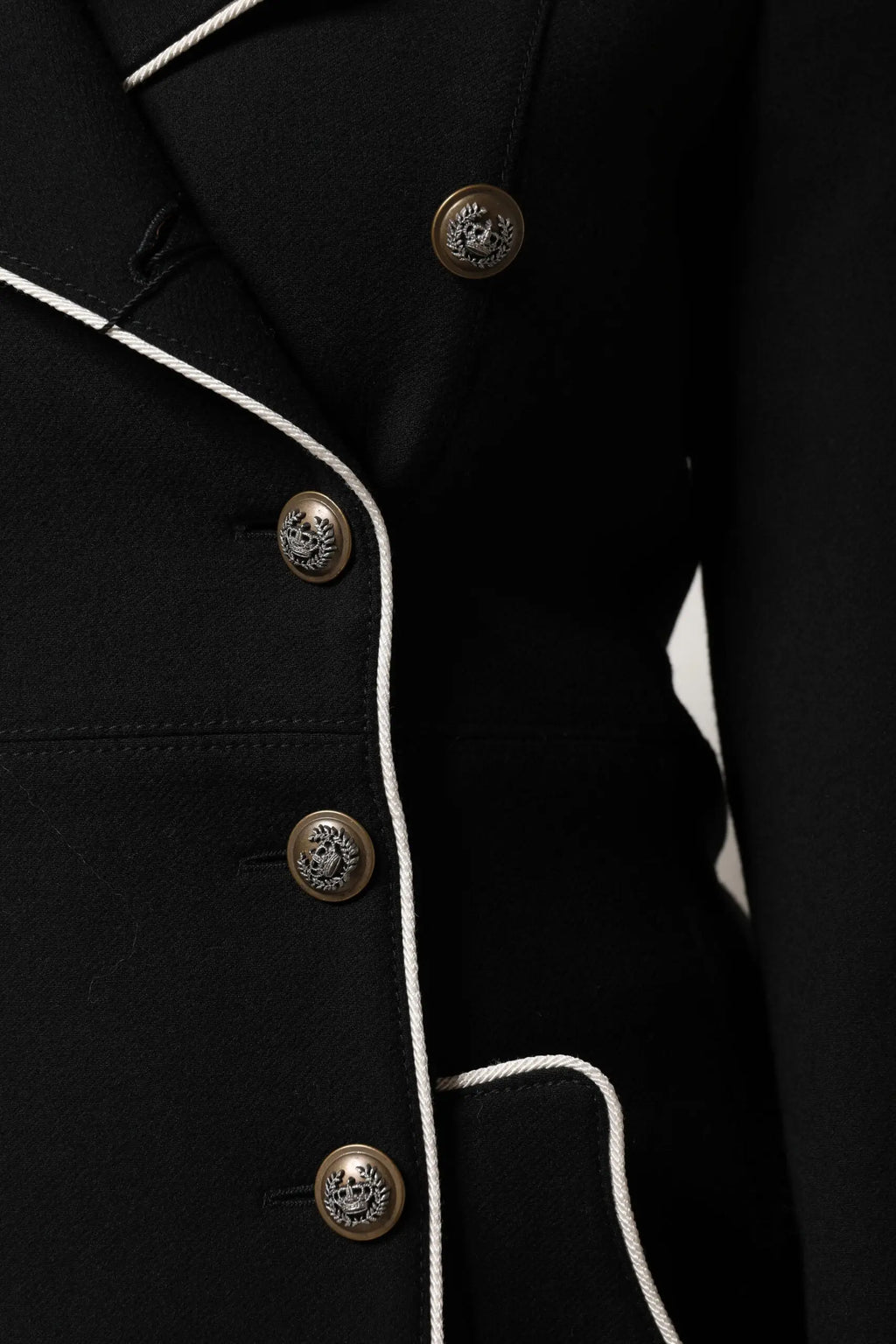 Dolce & gabbana blazer noir en laine à double boutonnage avec boutons dorés à tête de mort embossée et surpiqûres blanches
