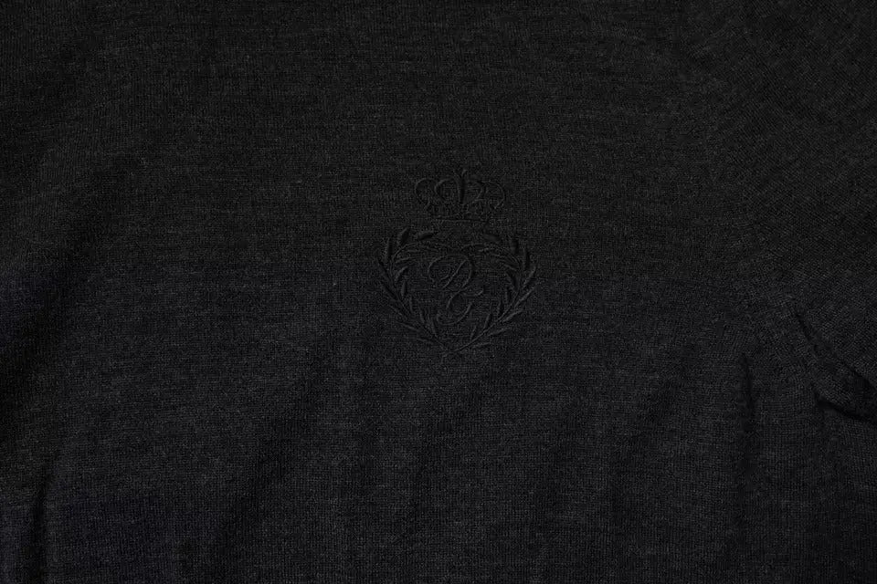 T-shirt en coton chiné gris foncé avec crest brodé en relief orné d une couronne et d une couronne de laurier