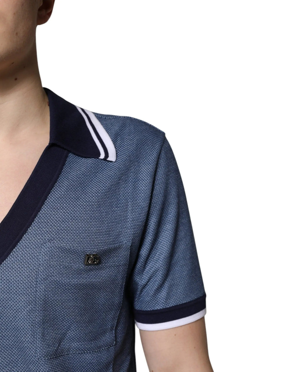 Polo dolce & gabbana bleu marine texturé en mélange de soie avec col et manches à bord blanc et logo métallique