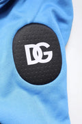Sweatshirt de sport bleu clair dolce & gabbana en coton avec patch noir perforé et logo blanc dg