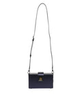 Un sac bandoulière rectangulaire bleu marine dolce & gabbana en cuir dagneau avec fermoir doré et sangle en cuir noir