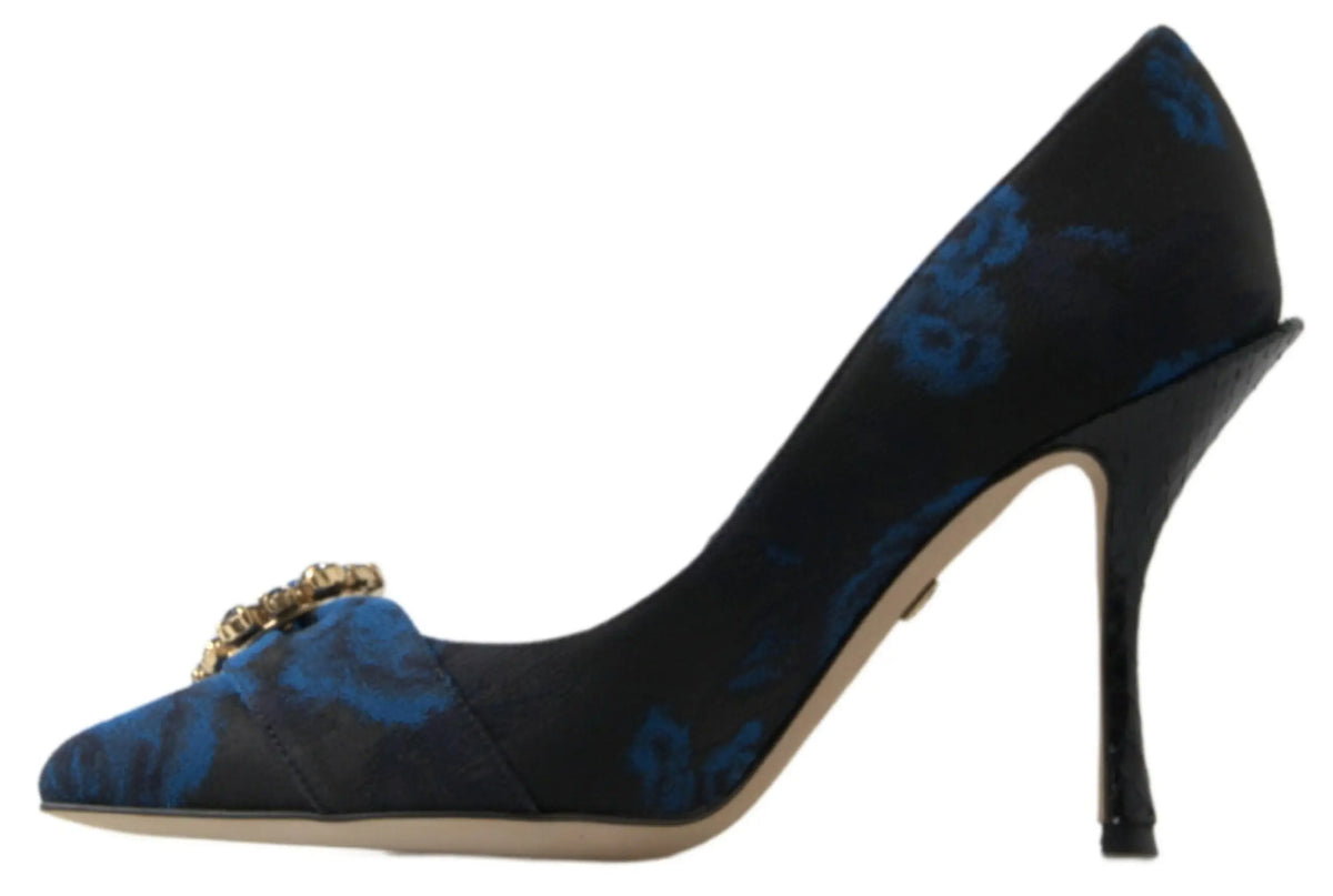 Pompes en satin noir dolce gabbana avec broderie florale bleue et boucle dorée au bout