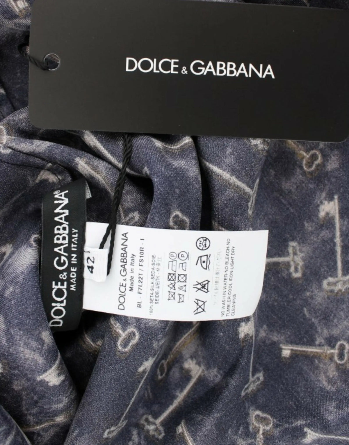 Dolce gabbana foulard en soie bleu marine avec motif discret de clés dorées
