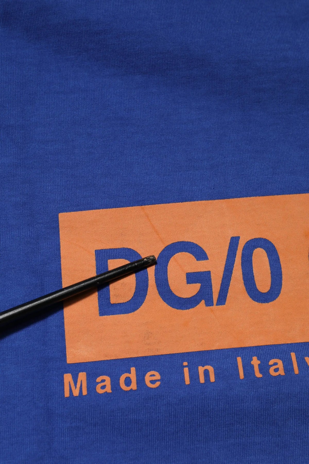 T-shirt dolce & gabbana en coton bleu avec logo orange dg/o en lettres bleues et made in italy sous le logo