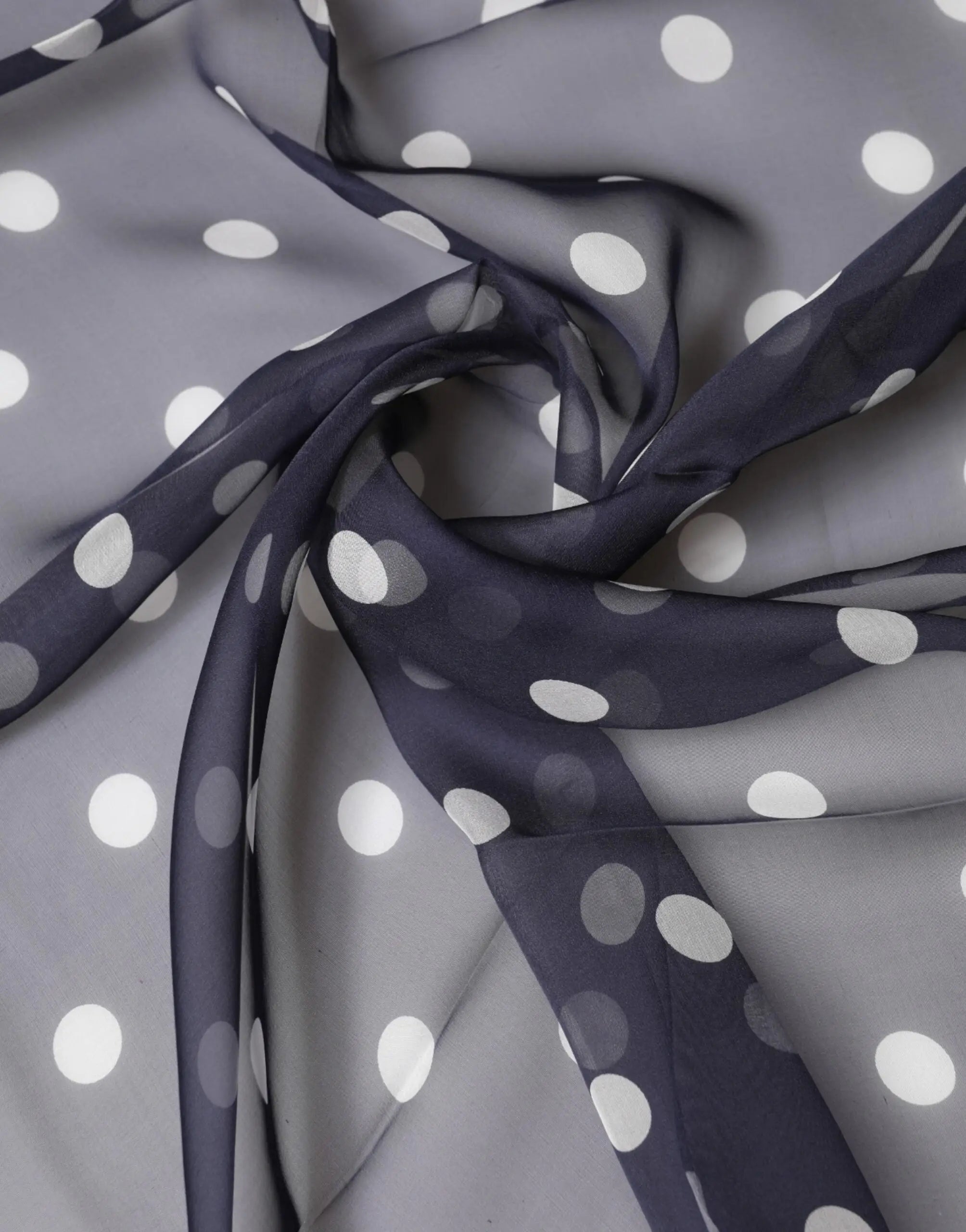 Foulard carré en soie dolce & gabbana gris transparent à pois blancs 91,5 cm x 89,5 cm
