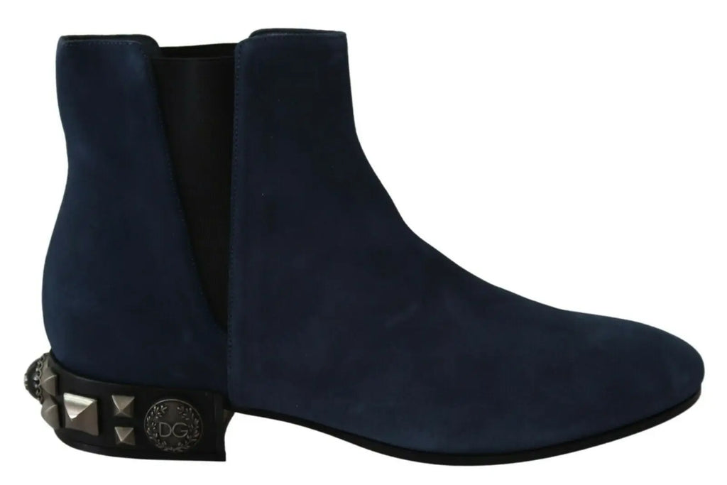 Dolce & gabbana bottines chelsea en daim bleu marine avec sangle en cuir noir et clous métalliques au talon vue arrière