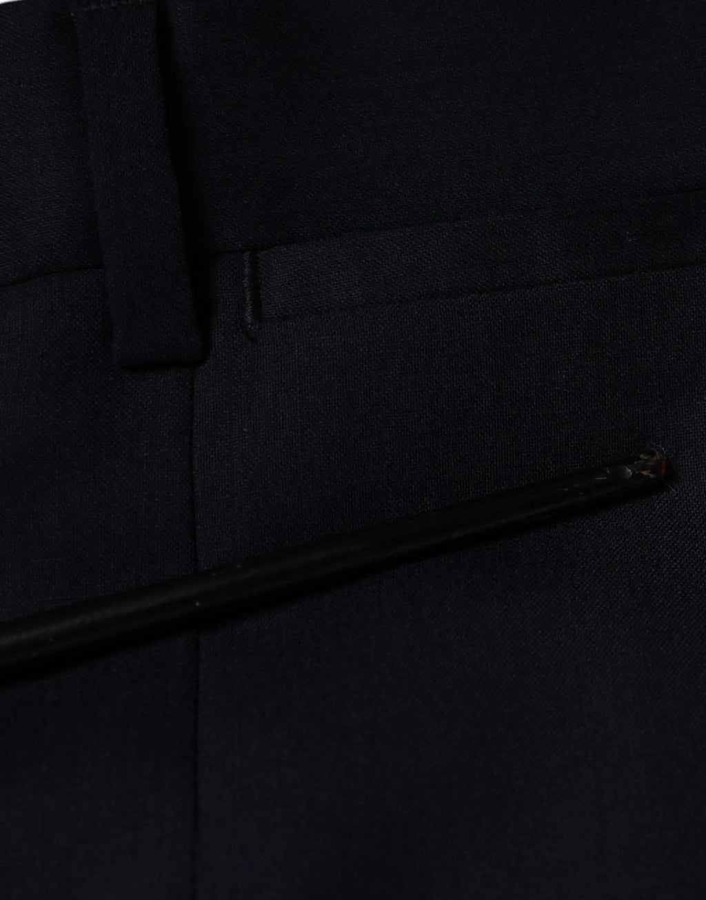Ceinture en tissu noir dolce & gabbana avec finition mate et coutures subtiles pour pantalon formel en laine bleu skinny