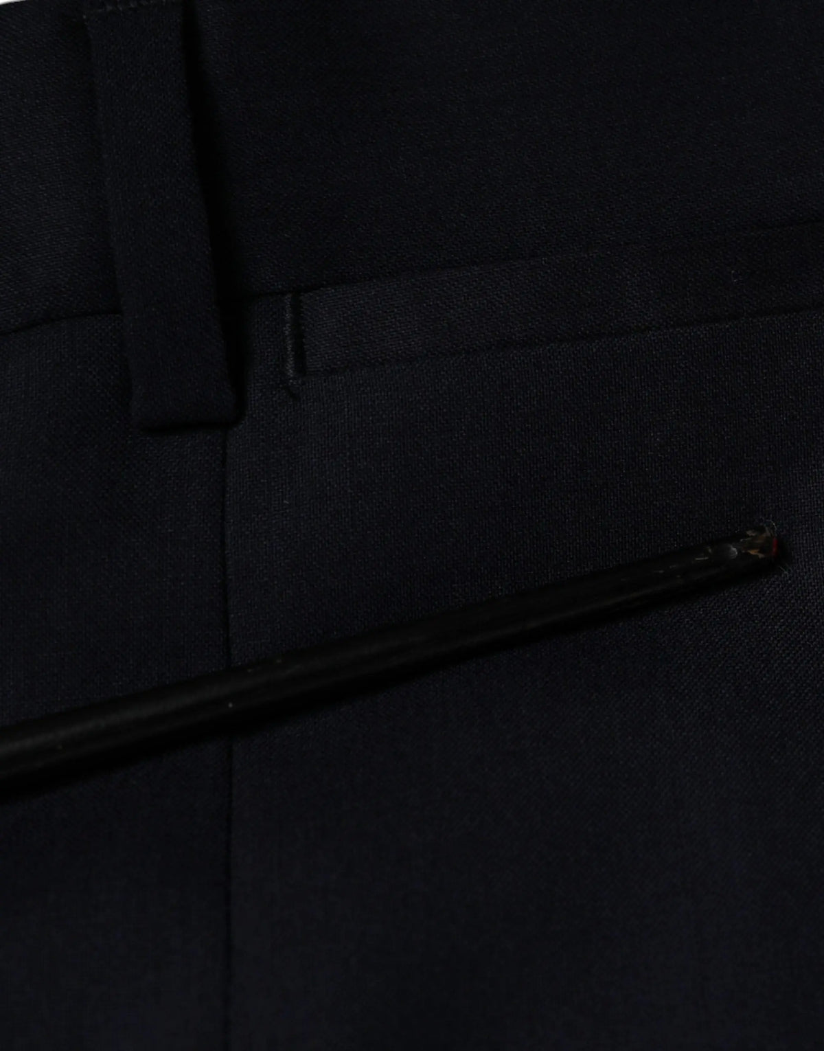 Ceinture en tissu noir dolce & gabbana avec finition mate et coutures subtiles pour pantalon formel en laine bleu skinny