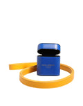 Dolce & gabbana étui pour airpods en cuir de veau bleu avec sangle jaune au dos pour hommes