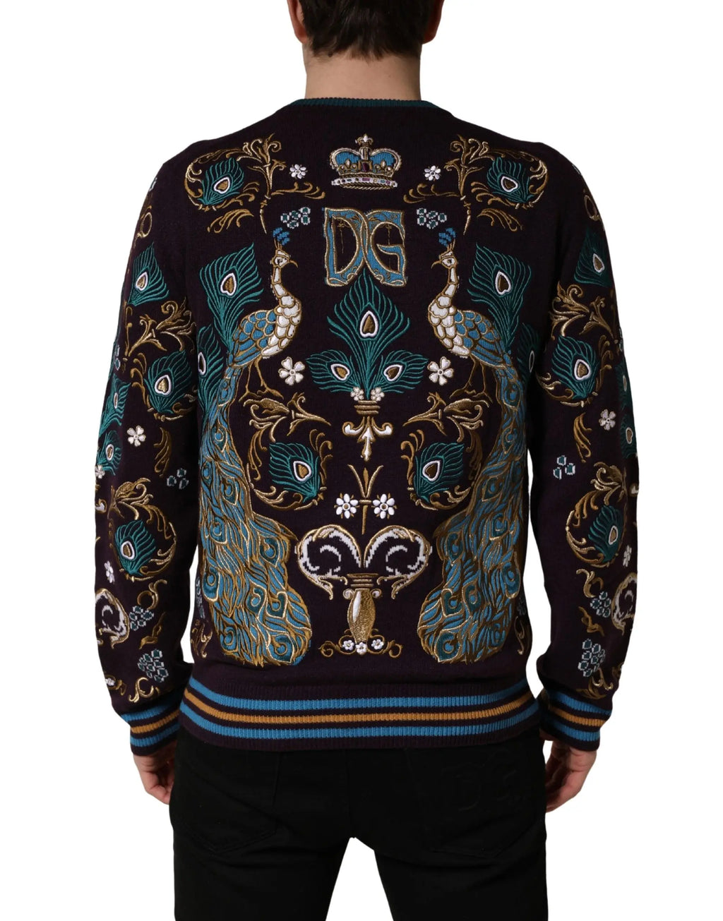 Pull dolce & gabbana bordeaux en cachemire bleu marine avec broderies paon en bleu canard or blanc et logo dg couronné