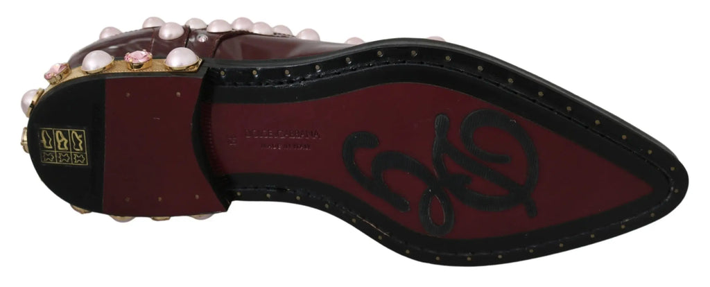 Chaussure formelle en cuir bordeaux dolce & gabbana avec bout pointu ornée de perles et hardware doré au talon