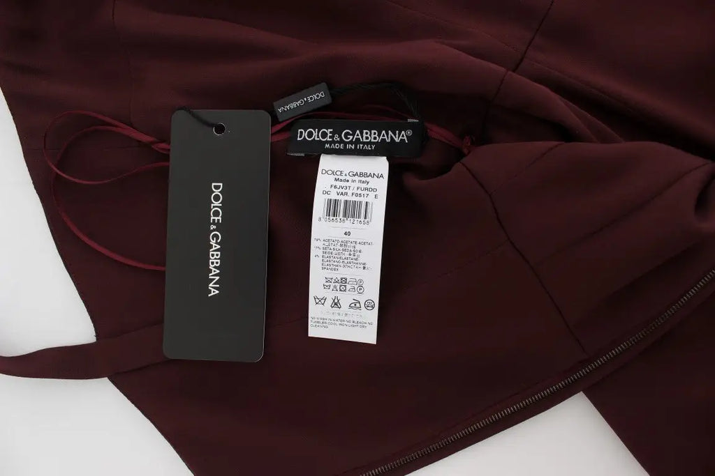 Robe fourreau bordeaux dolce gabbana en stretch avec coupe ajustée et coutures discrètes