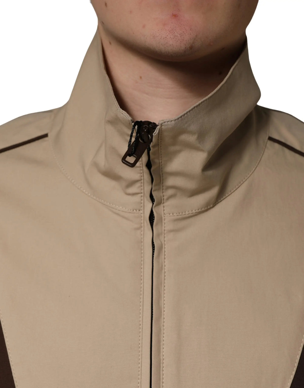 Beige coton veste coupe-vent zippée dolce & gabbana avec bordure marron foncé et tirette noire