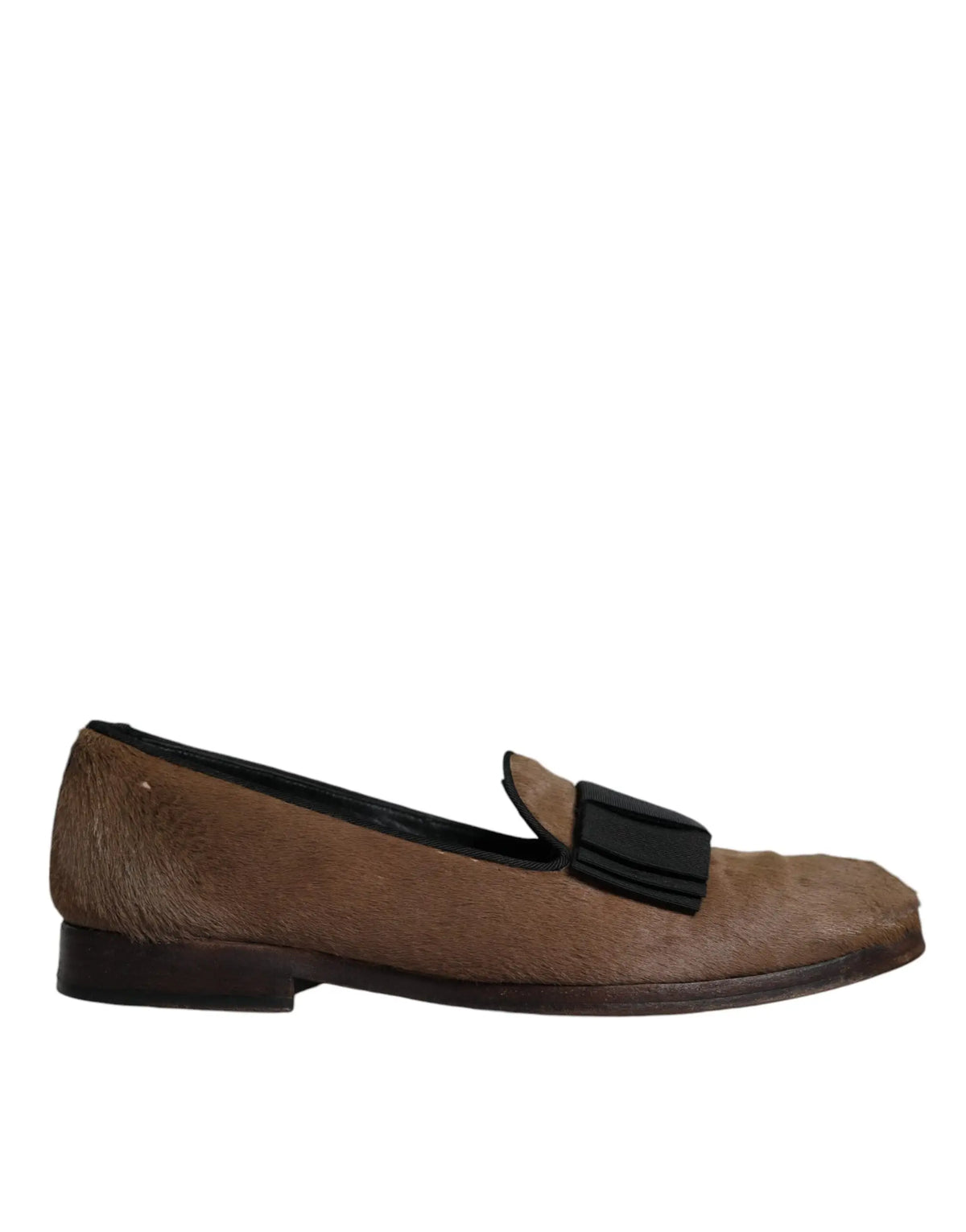 Mocassin dolce & gabbana en cuir de veau marron avec dessus en poil de vache et pampille noire pour tenue formelle