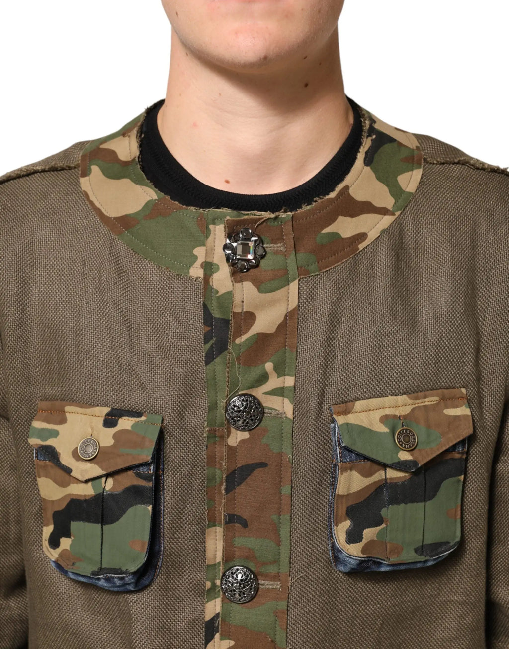 Veste boutonnée en lin camouflage marron dolce gabbana avec tissu marron texturé boutons métalliques décoratifs et poches patch