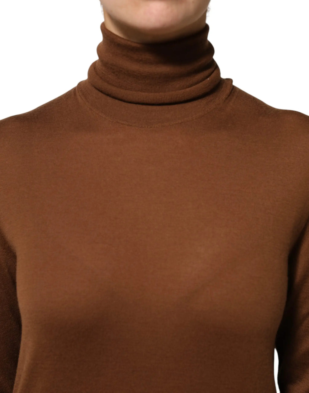 Pull à col roulé dolce & gabbana en cachemire marron riche à manches longues et tricot lisse ajusté