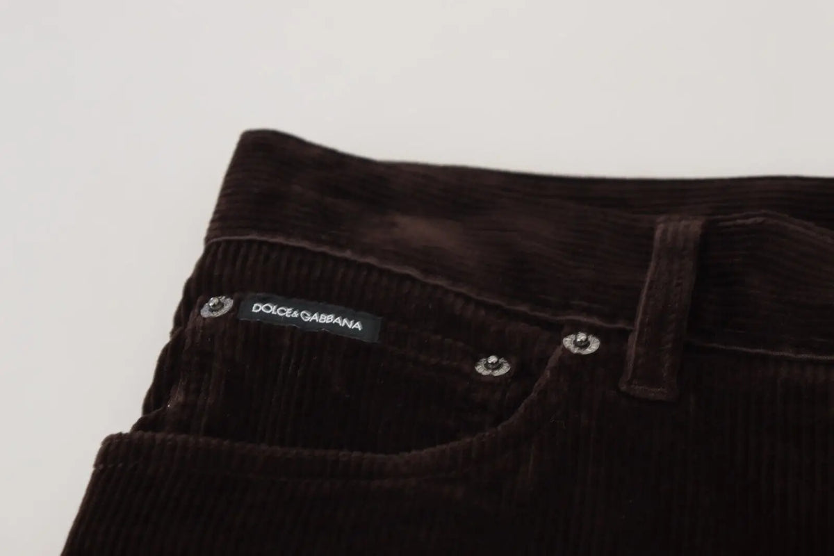 Pantalon homme casual dolce gabbana en velours côtelé marron foncé avec tissu texturé et étiquette de marque sur la ceinture