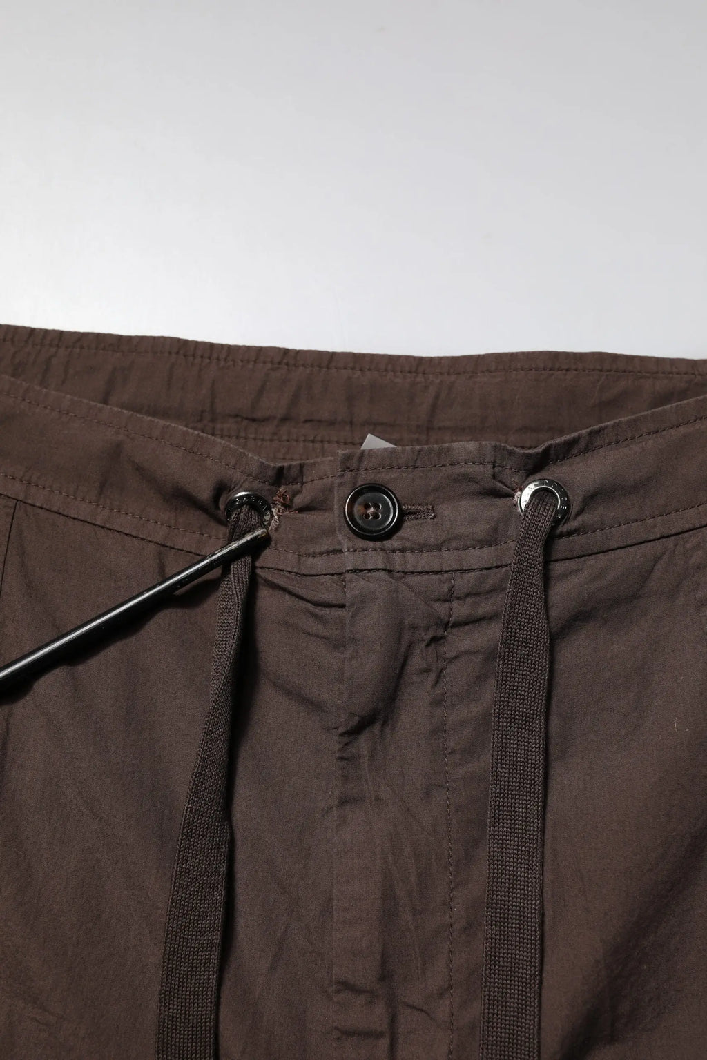 Pantalon cargo jogger pour homme dolce gabbana en coton marron avec cordon noir bouton noir et œillets métalliques