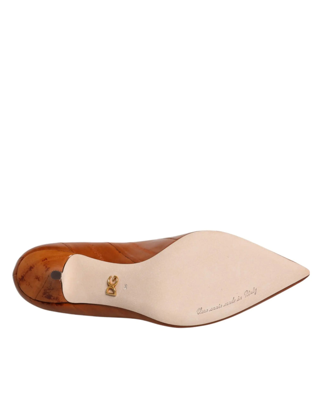 Dolce & gabbana talons kitten en cuir marron vue arrière avec logo doré sur le talon et made in italy embossé
