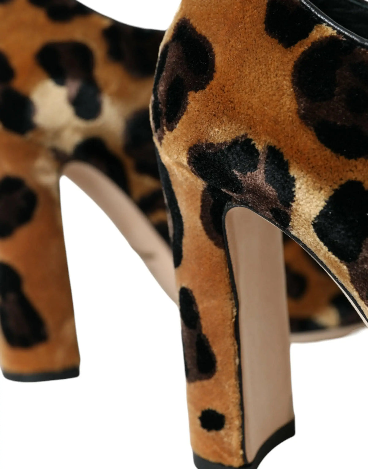 Dolce gabbana brown leopard hair lace up booties shoes en velours imprimé léopard marron et noir avec talon haut