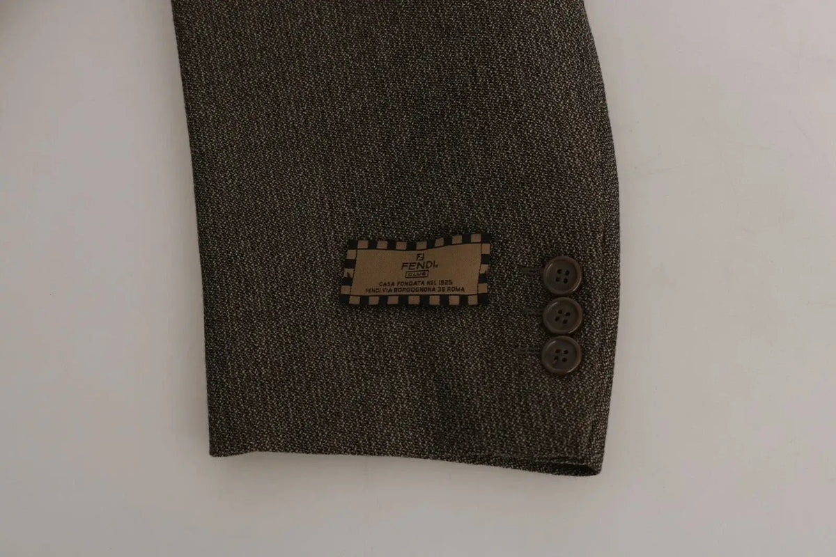 Manche d un blazer en laine texturée marron foncé avec étiquette fendi et trois boutons assortis dolce gabbana