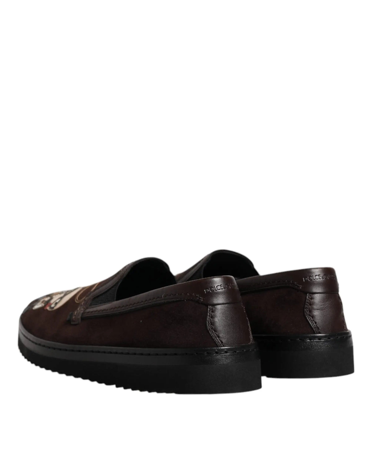 Dolce & Gabbana mocassins en daim marron foncé avec design brodé discret et semelles en caoutchouc noir