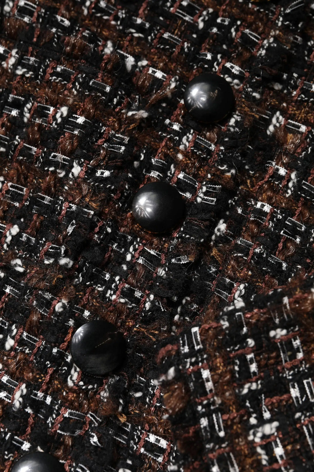 Boutons noirs sphériques sur tissu tweed marron dolce & gabbana robe mini à manches courtes en a-line