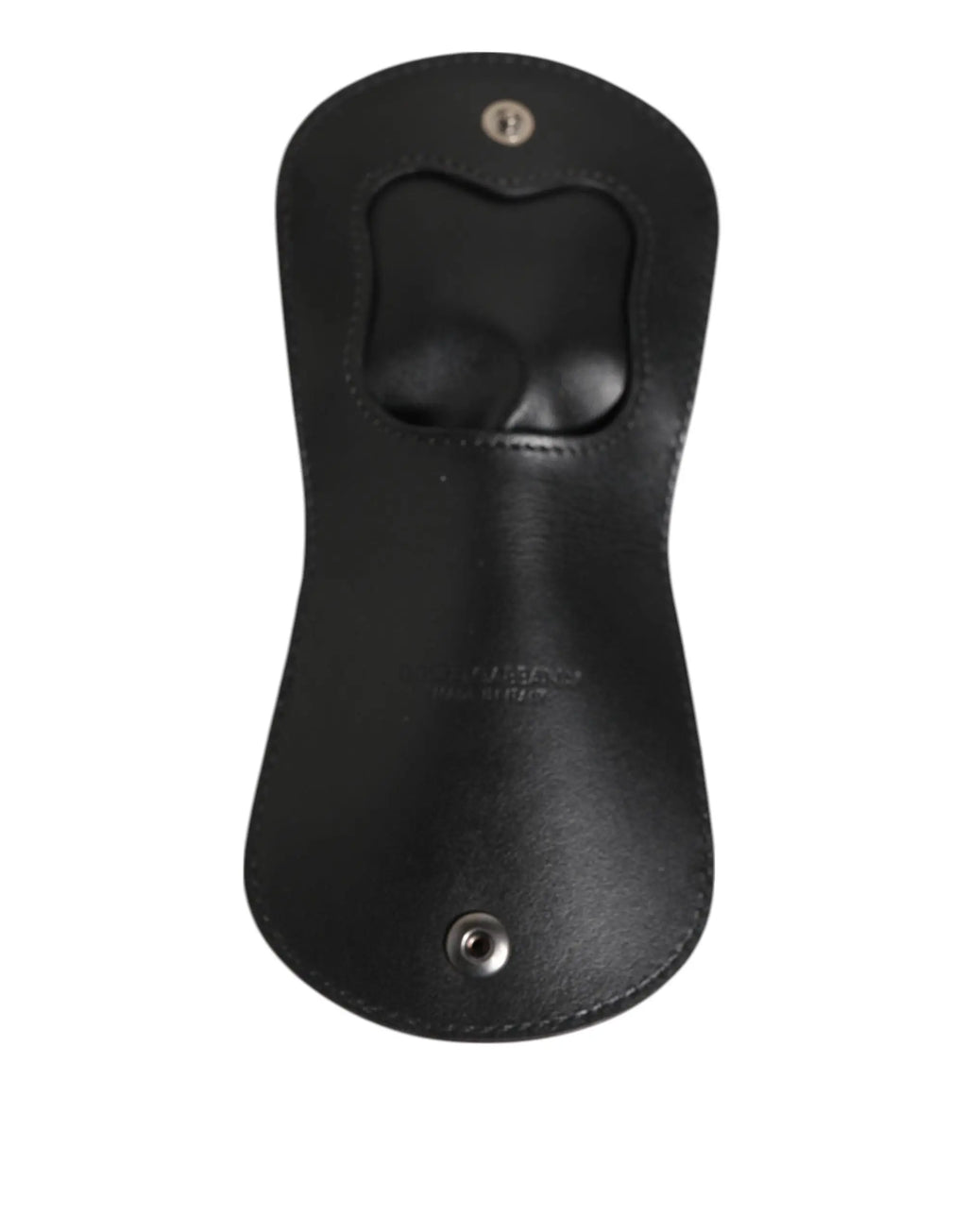 Ouvre-bouteille en cuir noir avec design incurvé et deux boutons pression métalliques, accessoire dolce & gabbana burgundy
