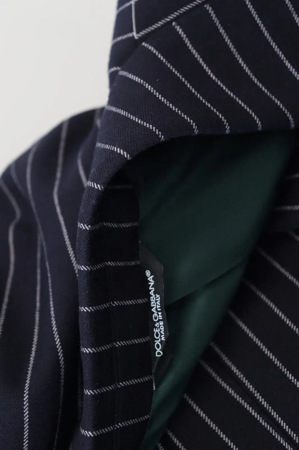 Dolce & gabbana blazer bleu marine à rayures fines blanches en laine avec doublure satin verte
