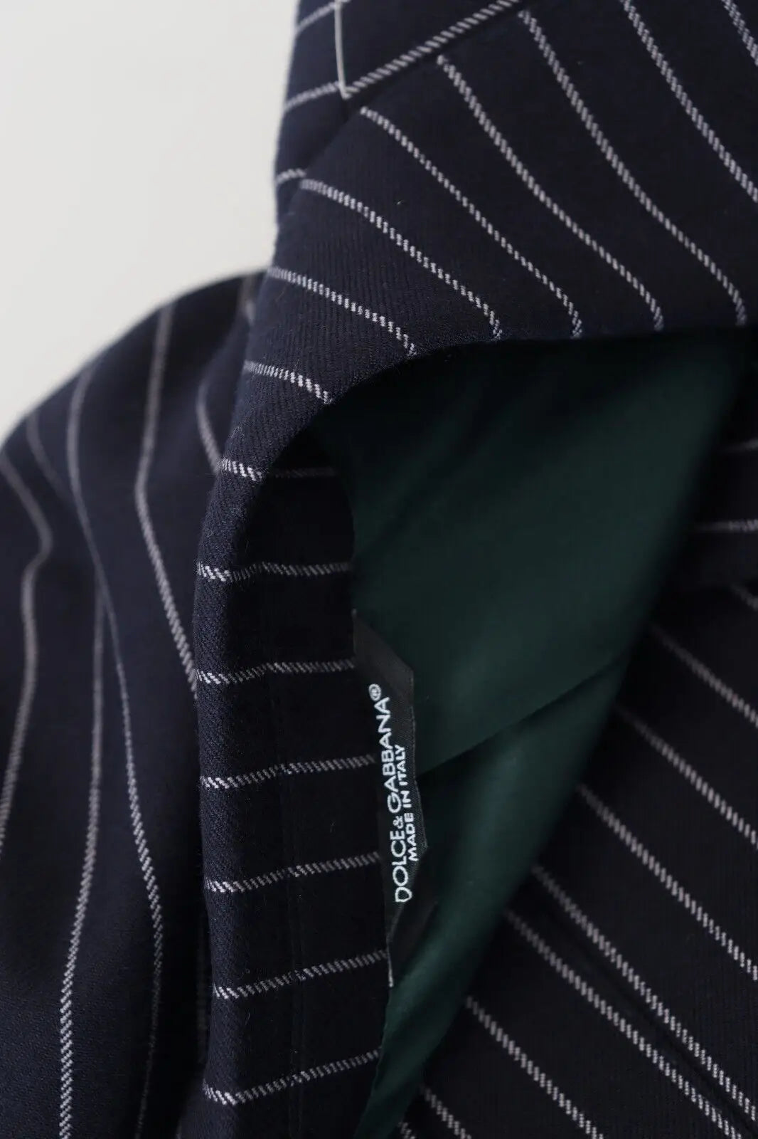 Dolce & gabbana blazer bleu marine à rayures fines blanches en laine avec doublure satin verte