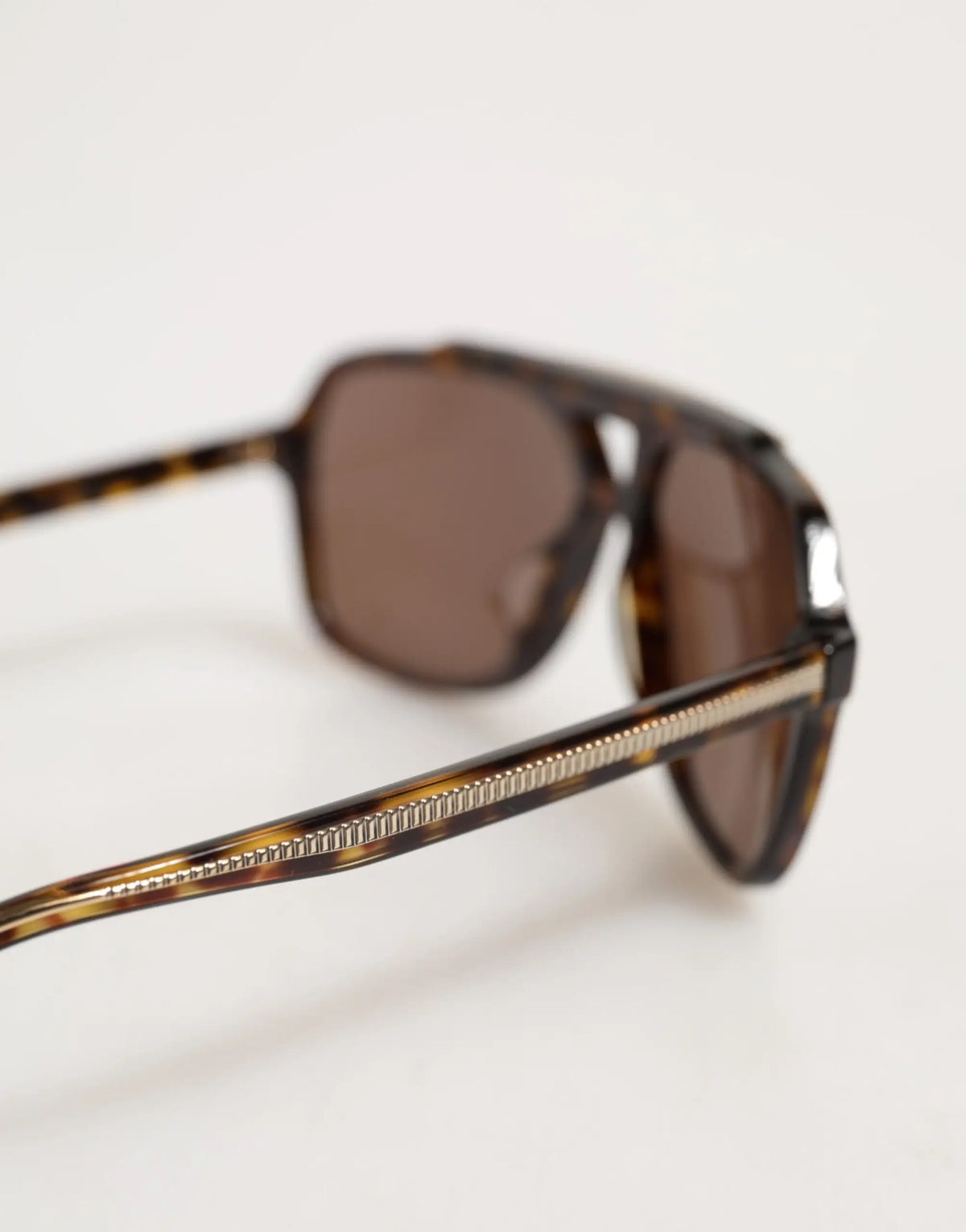 Dolce & gabbana lunettes de soleil aviateur en acétate écailles de tortue marron foncé avec verres marron et bande métallique