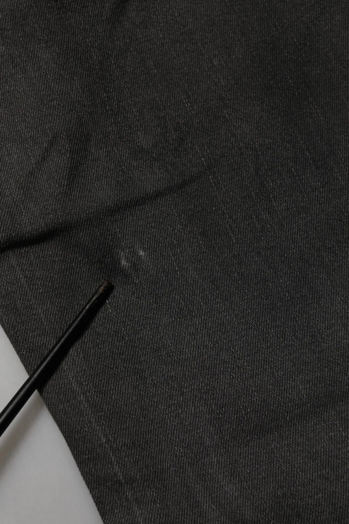 Tissu noir texturé avec motif tissé subtil pour jean en coton gris foncé skinny homme dolce & gabbana