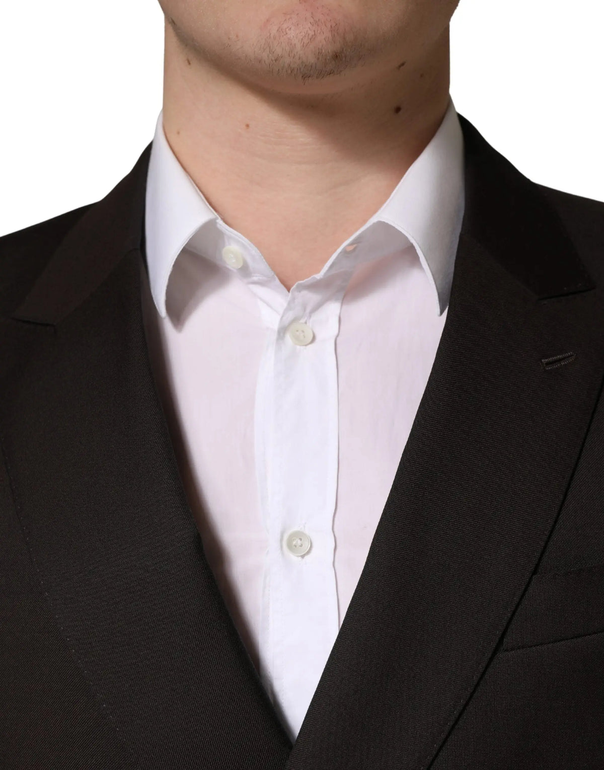 Veste de costume noire dolce & gabbana en laine violette foncée à double boutonnage portée avec chemise blanche élégante