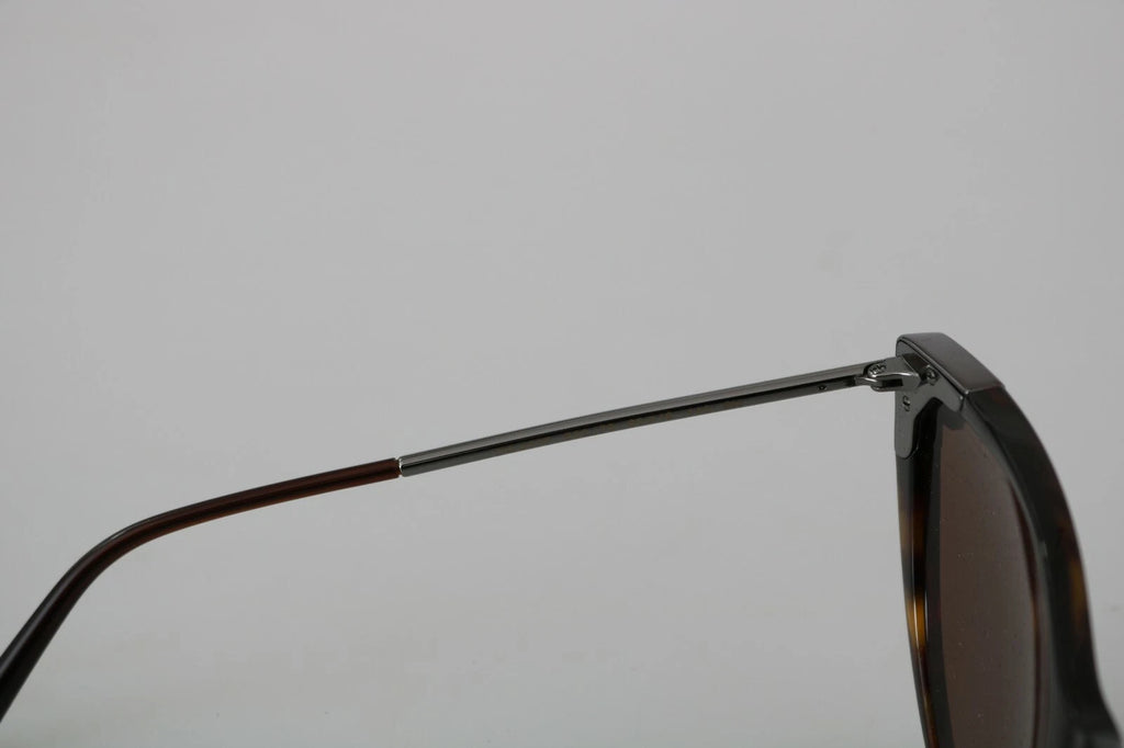 Lunettes de soleil pour femmes Dolce & Gabbana DG4337 Dark Havana avec monture œil de chat, style élégant et tendance.