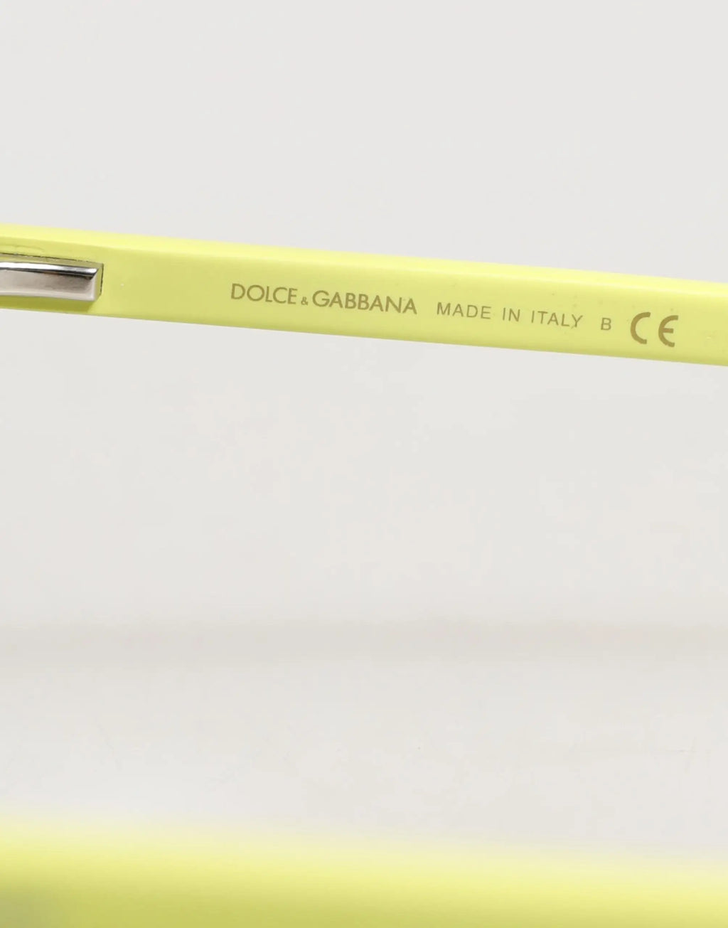 Lunettes de soleil dolce & gabbana dg4324 cadre jaune brillant avec branches métalliques gravées et verres miroir