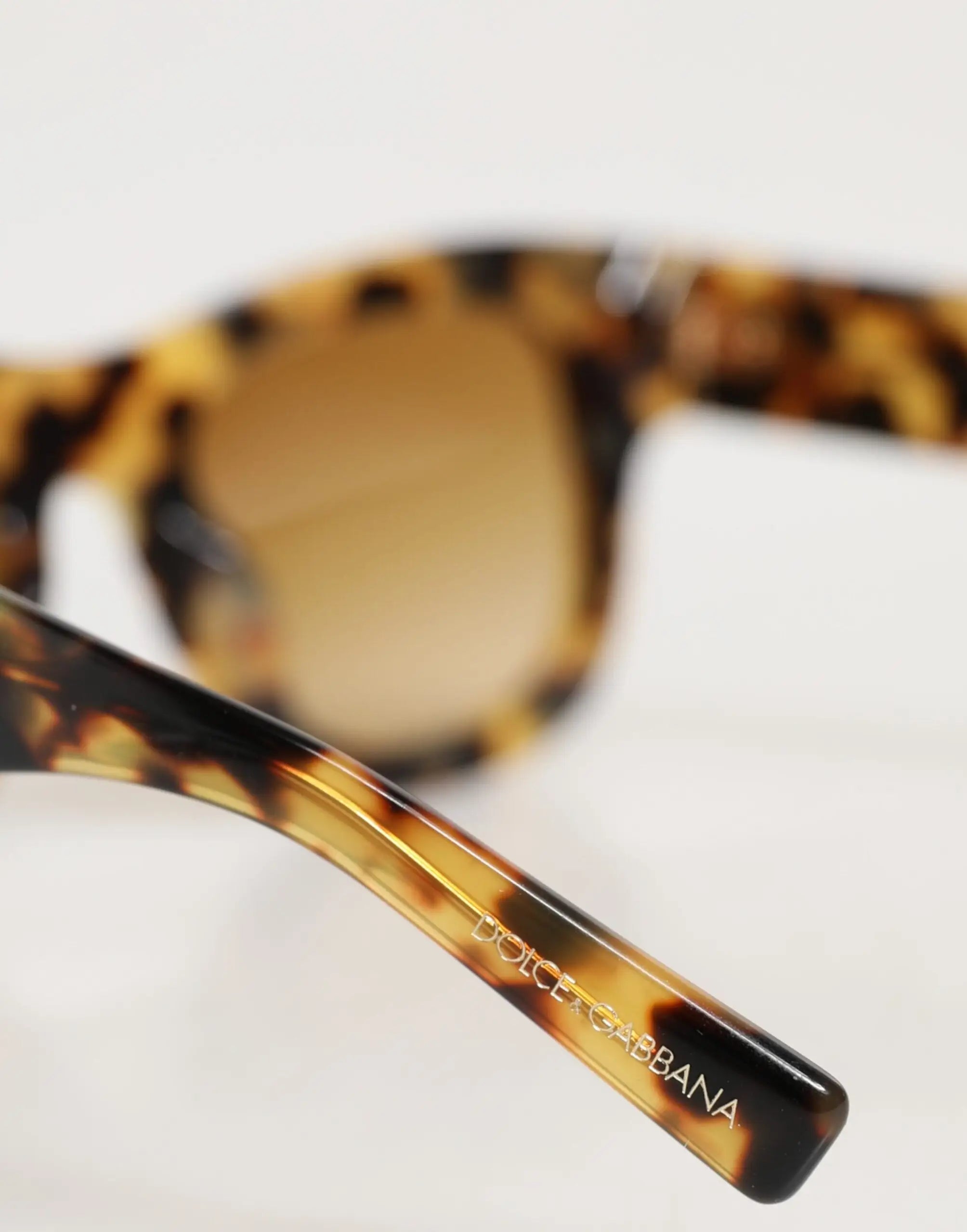 Lunettes de soleil dolce & gabbana dg4379f en acétate blanc écaille avec monture rectangulaire et verres dégradés marron