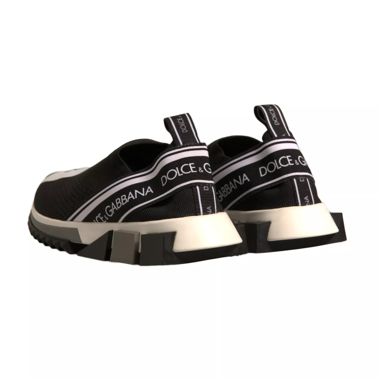 Chaussures sneakers Dolce & Gabbana Sorrento noires et blanches, style slip-on, vue de face.