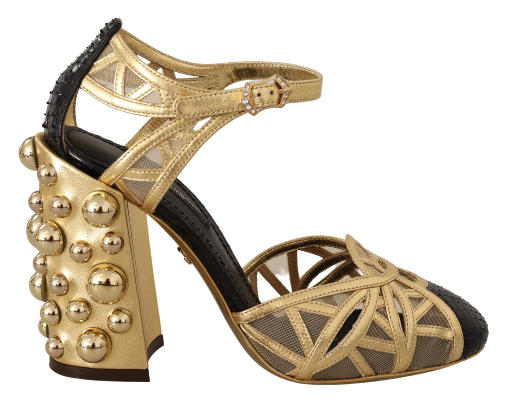 Chaussures à talons Dolce & Gabbana en cuir noir avec semelles dorées et brides à clous au niveau de la cheville.