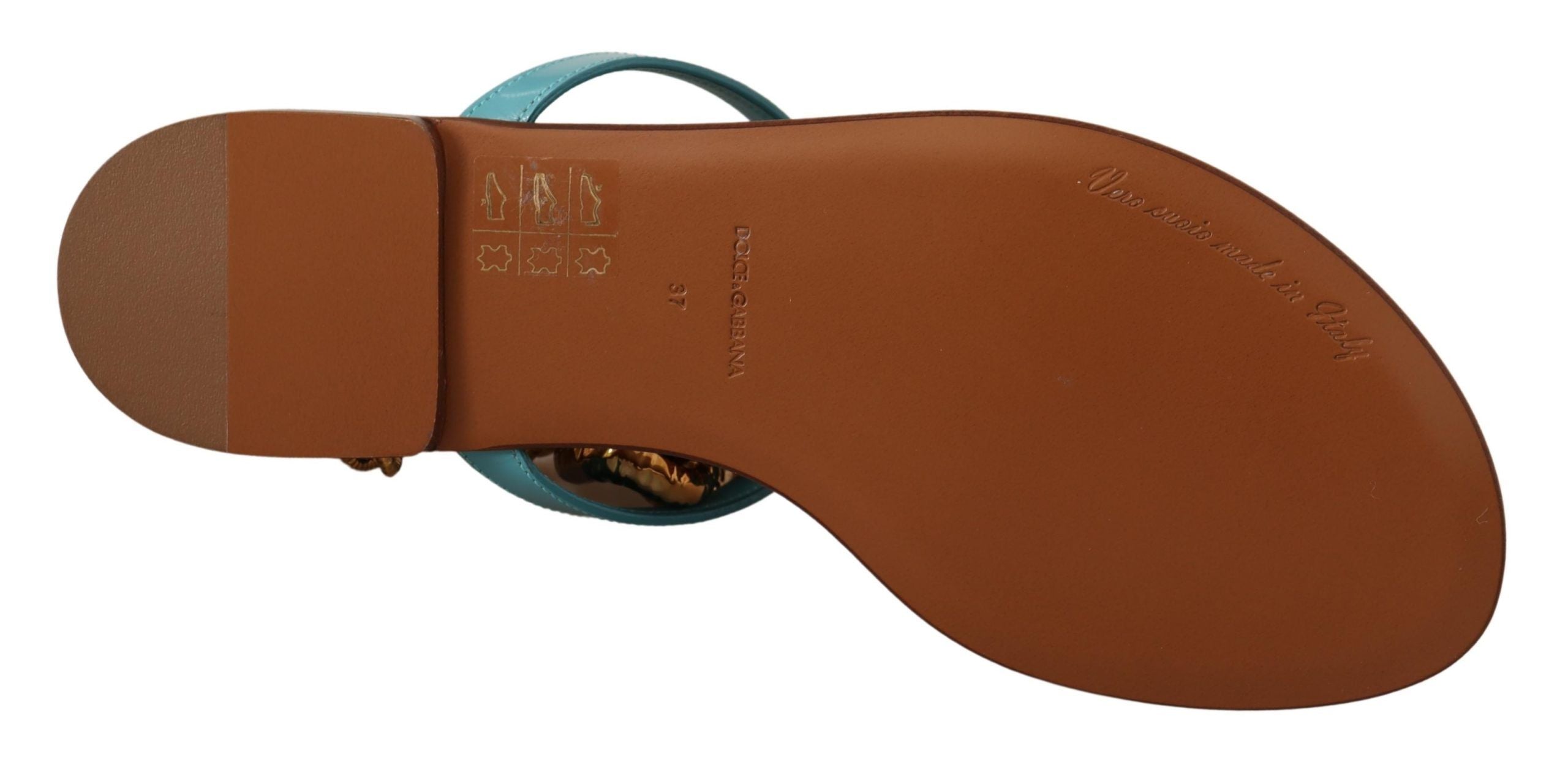 Sandales plates en cuir bleu Dolce & Gabbana Devotion, chaussures élégantes pour femmes, vue en gros plan.