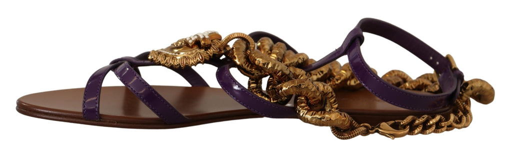 Sandales en cuir violet Dolce & Gabbana Devotion, chaussures plates élégantes, vue de face sur le produit.