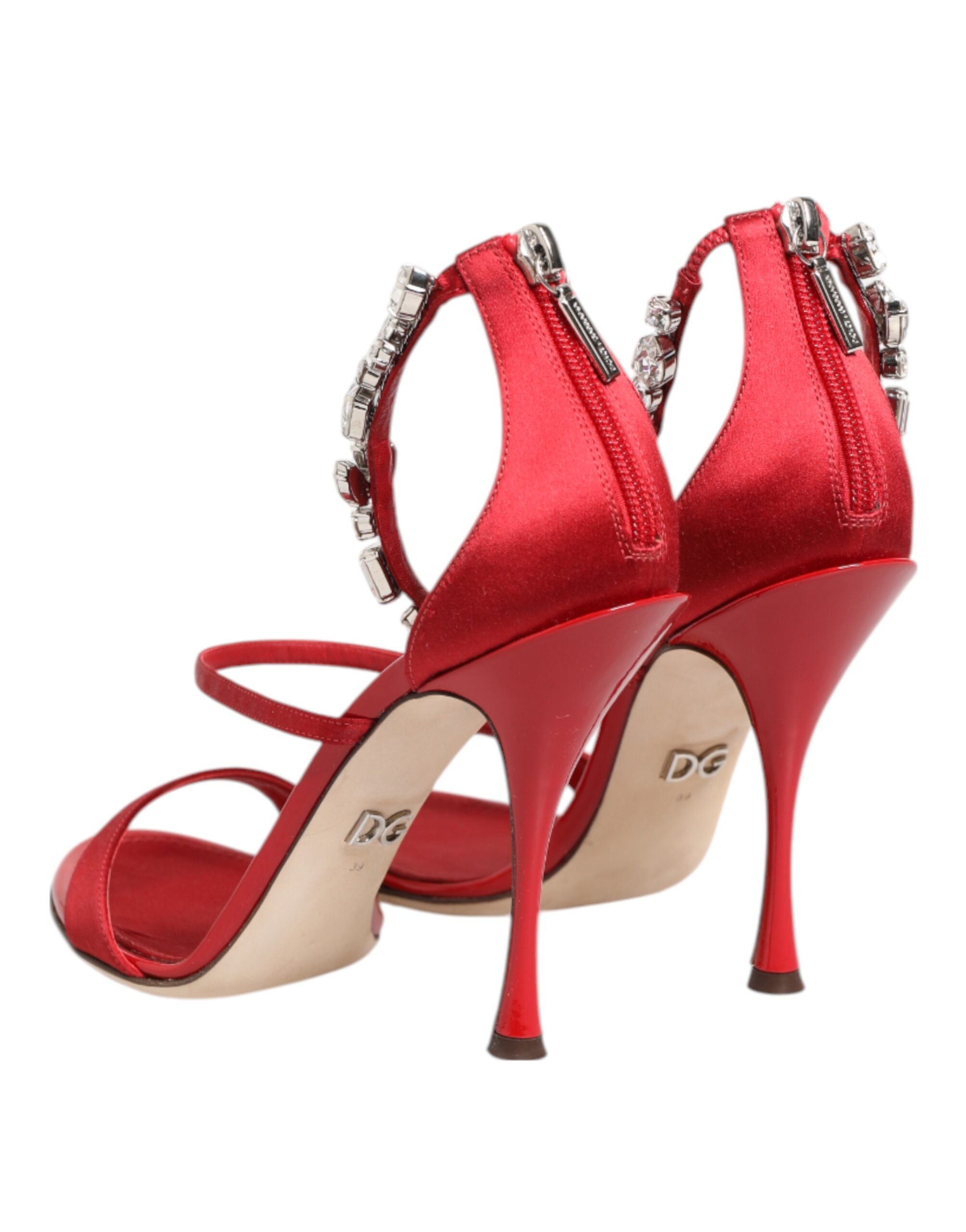 Sandales à talons Dolce & Gabbana Keira en satin rouge avec cristaux, vue de côté.