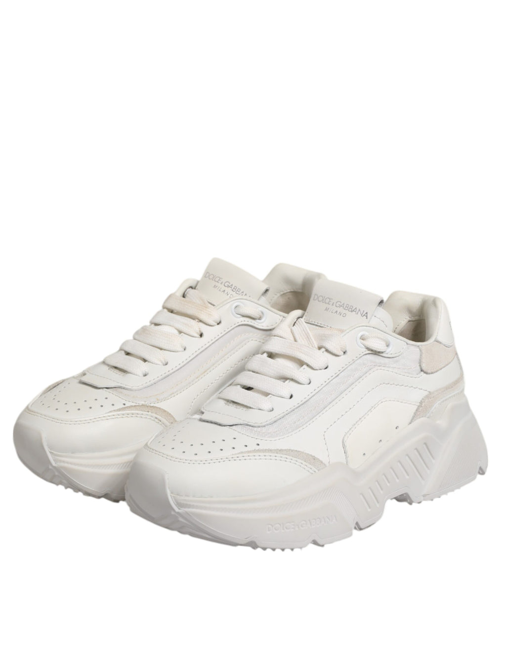 Chaussures sneakers basses Daymaster blanches de Dolce & Gabbana, style décontracté avec design élégant et marque visible.